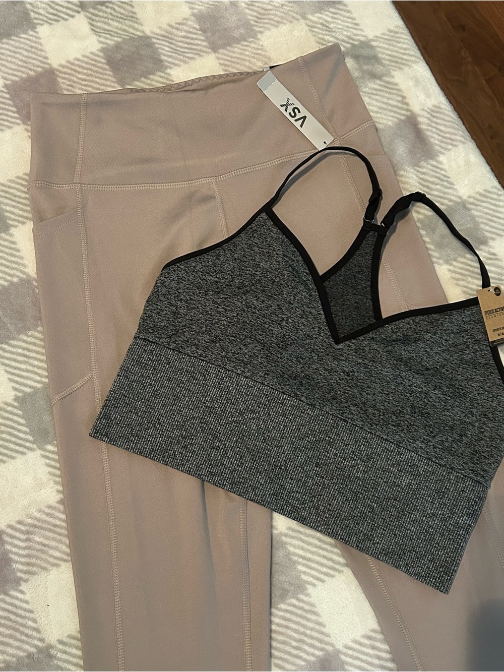 VSX essential high rise pocket leggings Victoria’s sport long lined sports bra